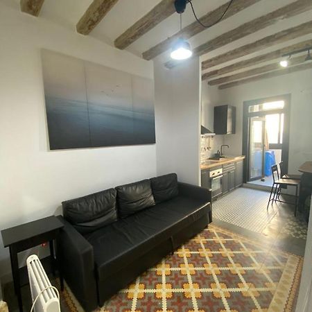 Spacious Modern Apartment In The Vibrant El Raval Barcelona Buitenkant foto